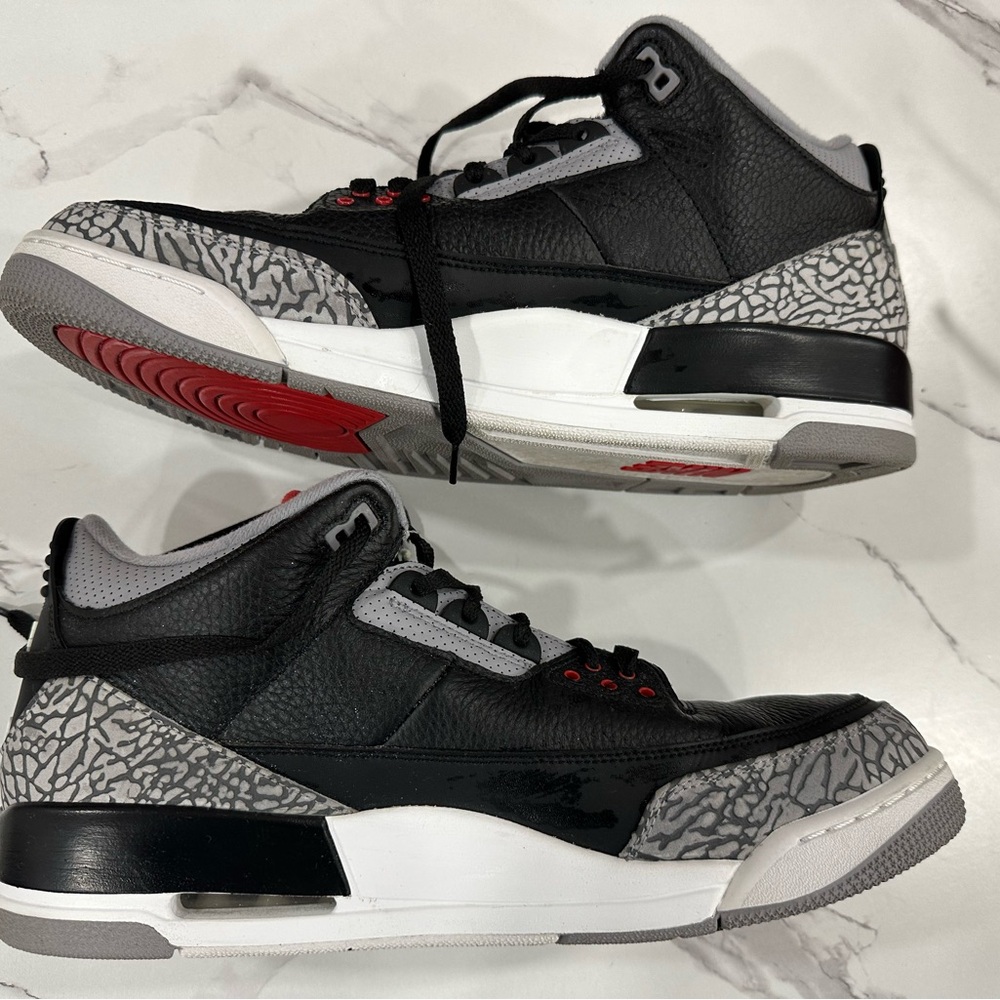 Jordan Black and Gray Sneakers with Signature Design - Picture 4 of 9